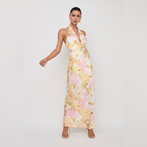 Selfie Leslie Dresses & Skirts - Of Your Dreams Plunging Halter Dress Floral Pink